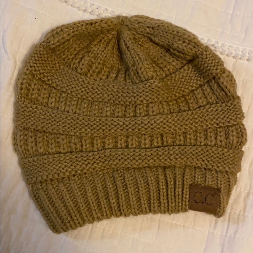 Tan CC Beanie✨